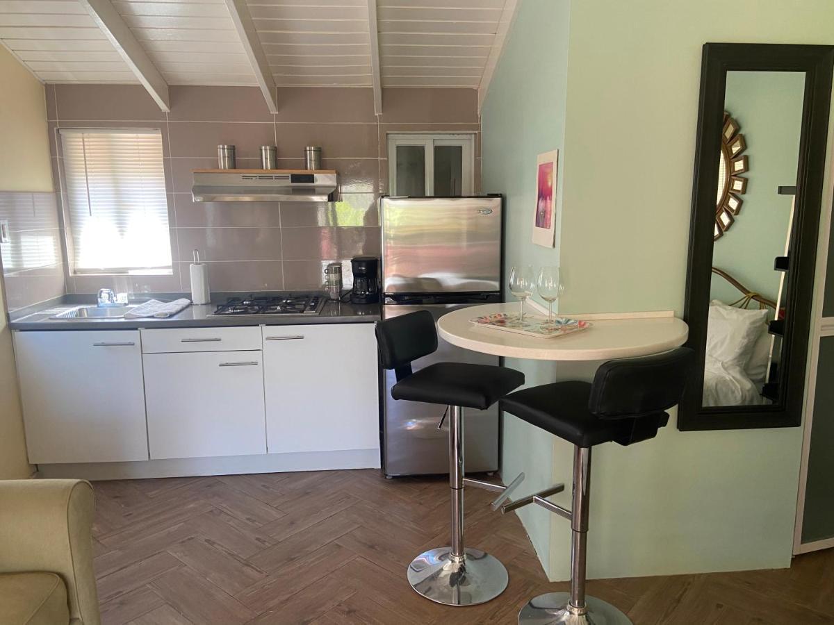 Cozy Studio With Private Spa Oranjestad Esterno foto