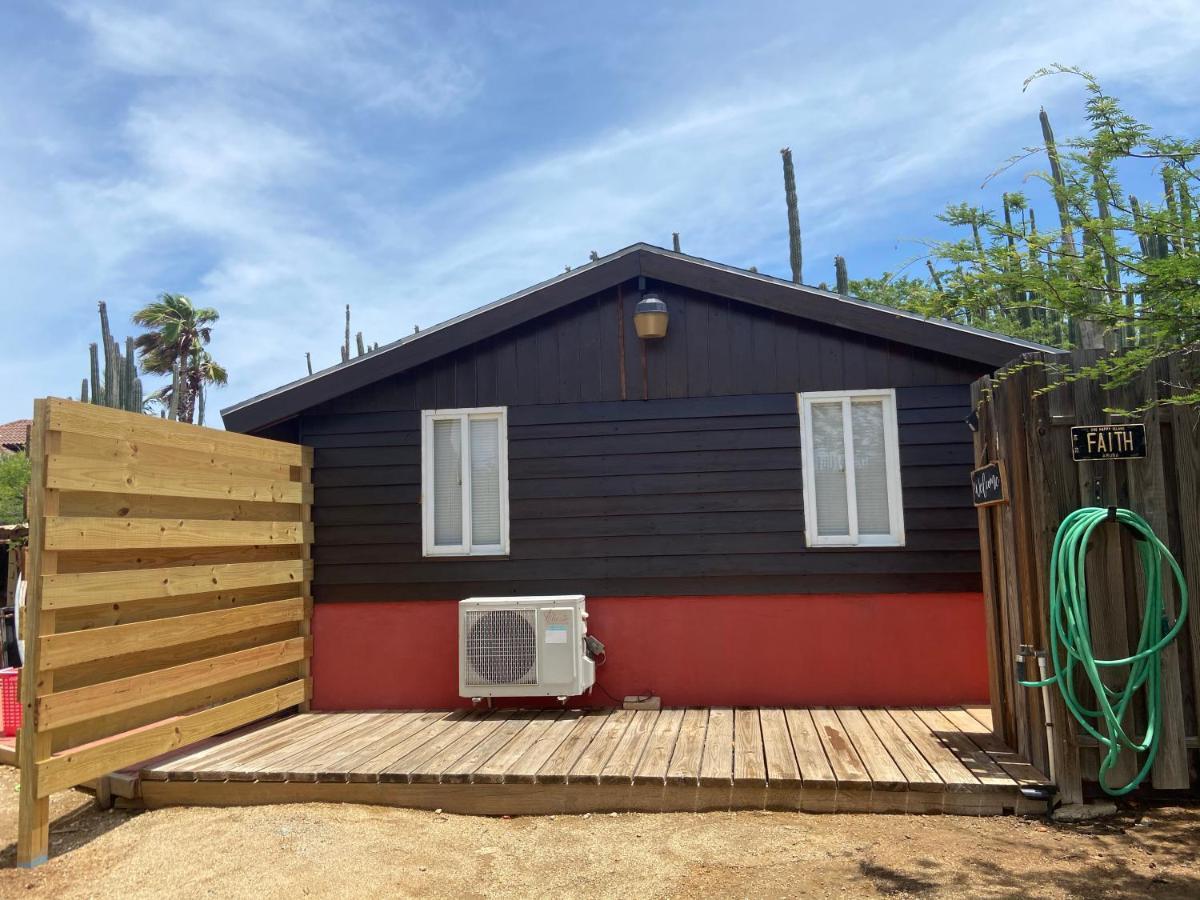 Cozy Studio With Private Spa Oranjestad Esterno foto