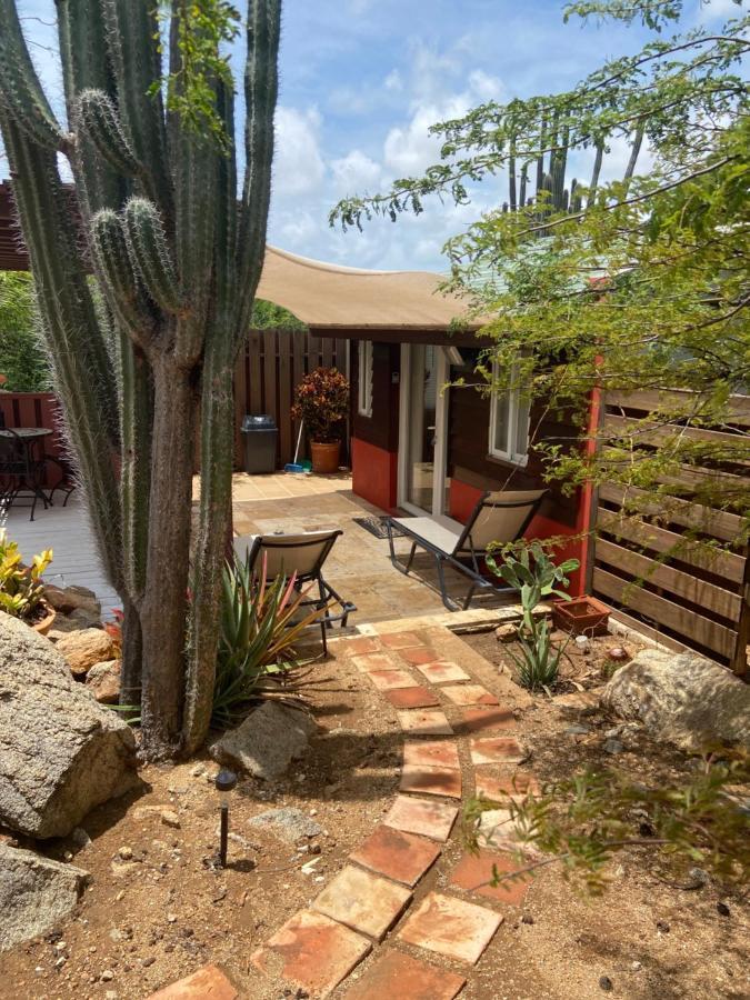Cozy Studio With Private Spa Oranjestad Esterno foto