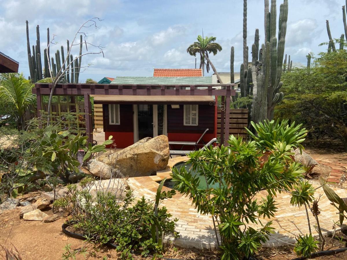 Cozy Studio With Private Spa Oranjestad Esterno foto
