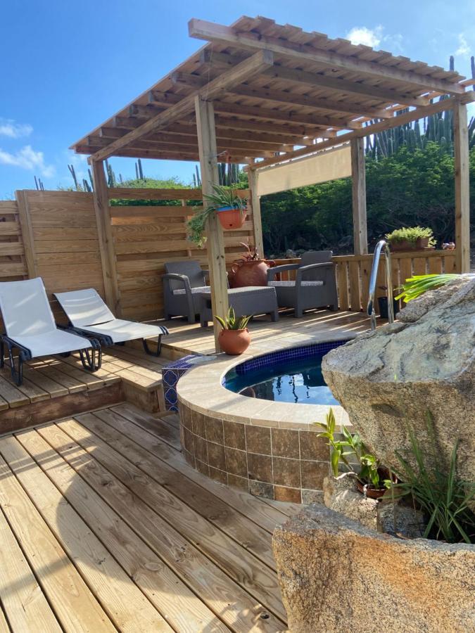 Cozy Studio With Private Spa Oranjestad Esterno foto