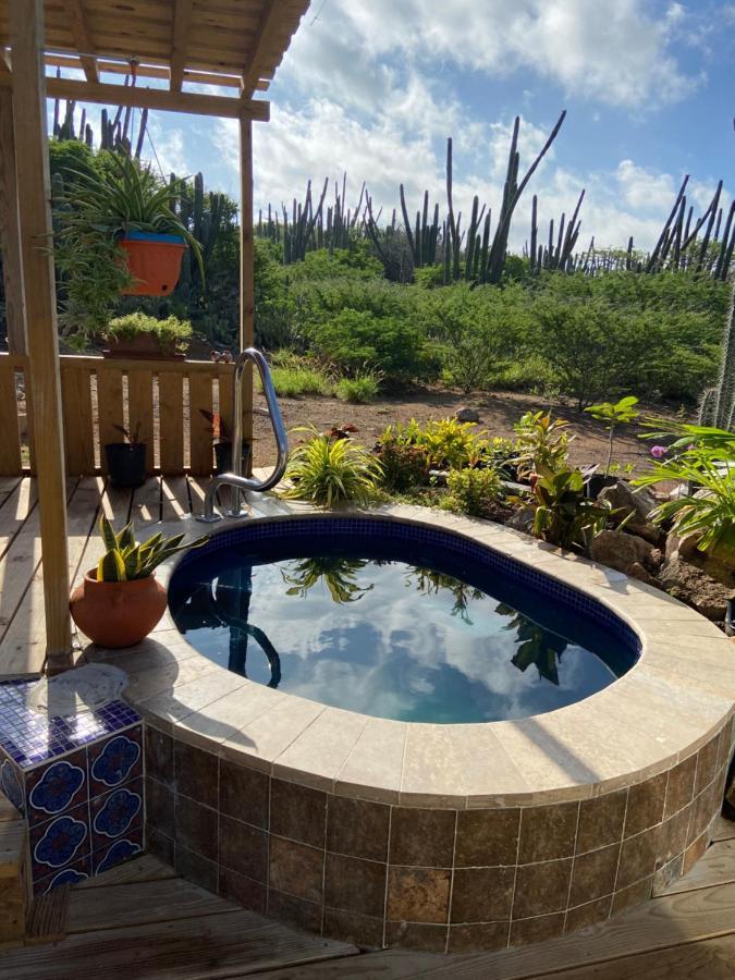 Cozy Studio With Private Spa Oranjestad Esterno foto