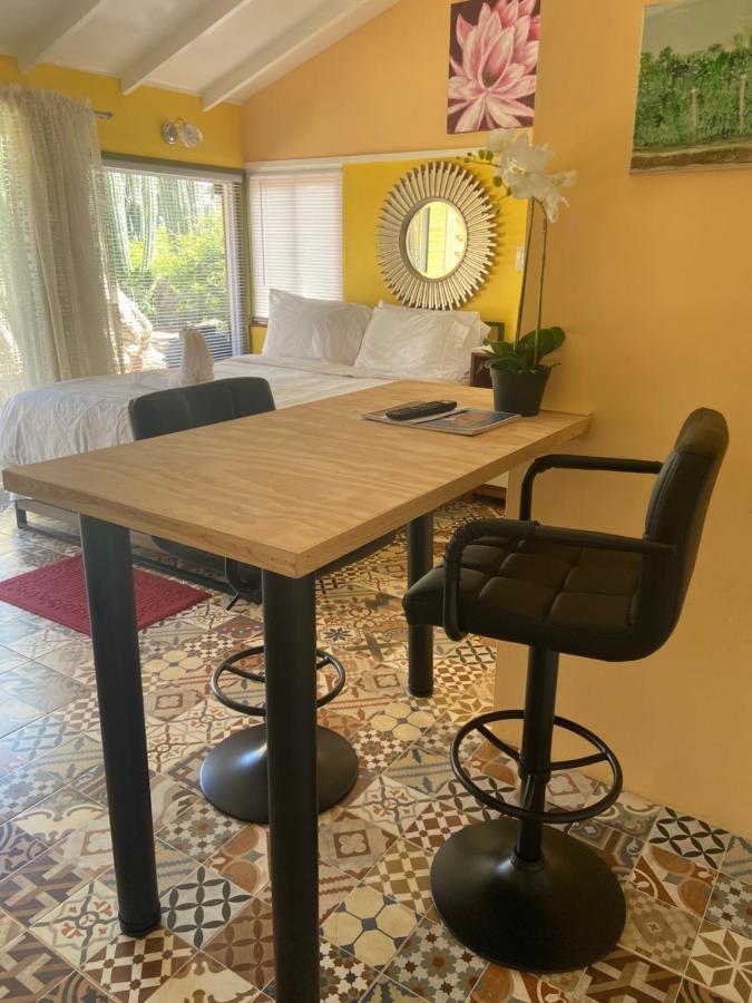 Cozy Studio With Private Spa Oranjestad Esterno foto